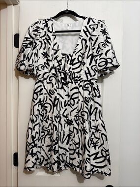 TCEC White & Black Graffiti-Print Tiered Mini Dress